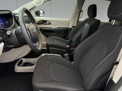 Used 2024 Chrysler Voyager LX FWD image 11