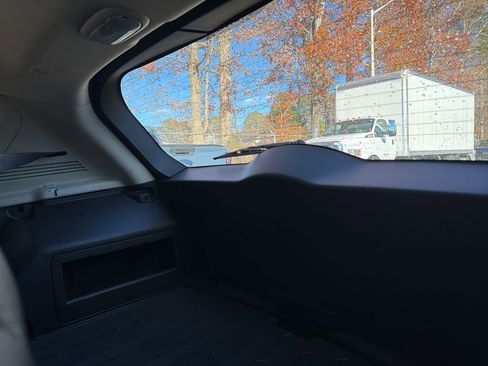 Used 2016 Jeep Compass Latitude image 28