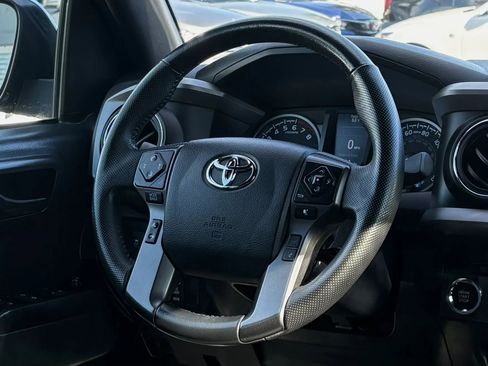 Used 2022 Toyota Tacoma TRD Off-Road w/ Technology Package image 23