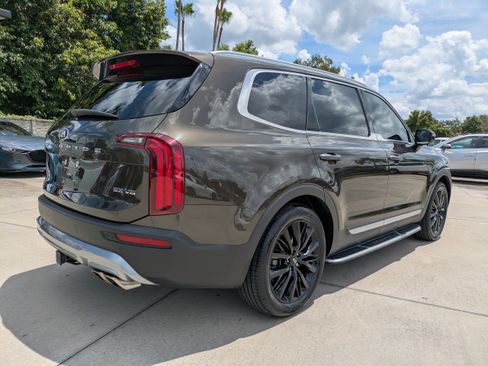 Used 2021 Kia Telluride SX w/ Towing Package FWD image 2