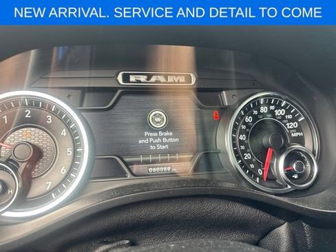 Used 2019 RAM 1500 Laramie AWD/4WD image 12