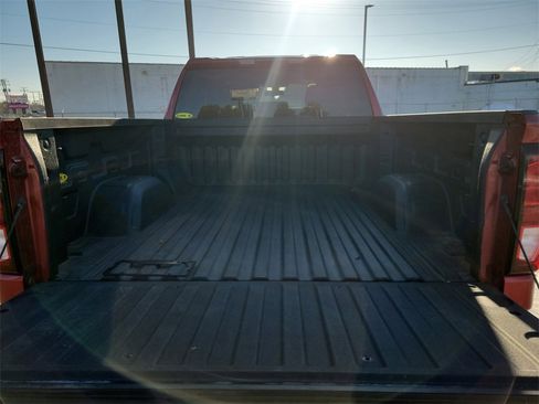 Used 2021 GMC Sierra 1500 SLE w/ X31 Off-Road Package image 9