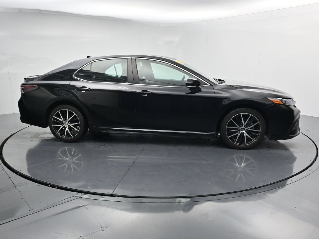 Used 2024 Toyota Camry SE FWD image 9