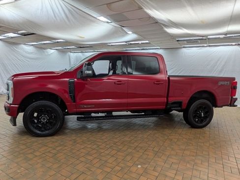 Used 2023 Ford F250 Lariat w/ Black Appearance Package image 4