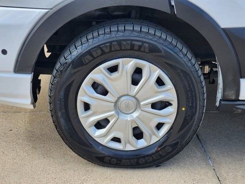 Used 2025 Ford Transit 350 XLT image 18