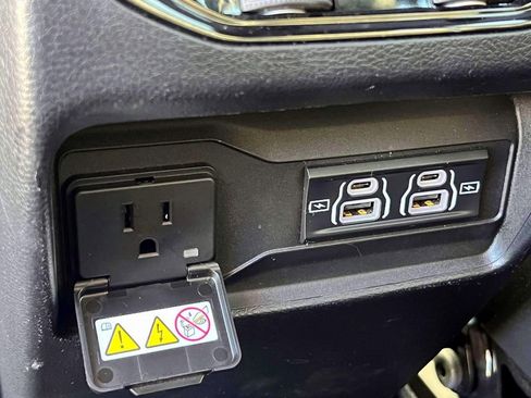 Certified 2023 Jeep Grand Cherokee Altitude image 15