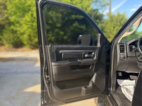 Used 2018 RAM 2500 Big Horn w/ Sport Appearance Group AWD/4WD image 23