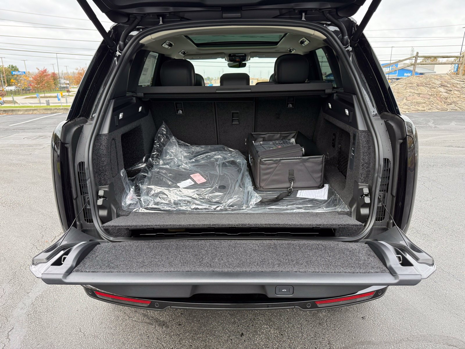 New 2025 Land Rover Range Rover SE AWD/4WD image 47