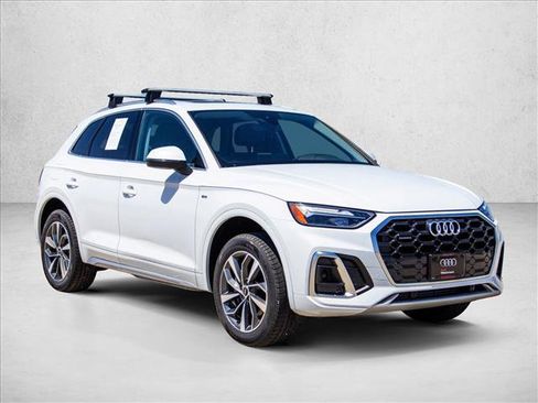 Used 2023 Audi Q5 2.0T Premium w/ Convenience Package AWD/4WD image 3