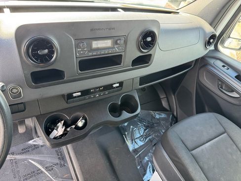 Used 2020 Mercedes-Benz Sprinter 2500 image 16
