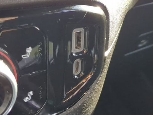 Used 2022 GMC Sierra 1500 Elevation image 21