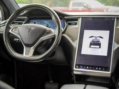 Used 2018 Tesla Model X 100D AWD/4WD image 9