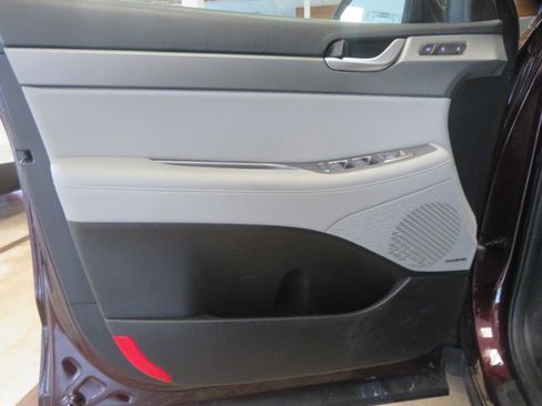 Used 2024 Hyundai Palisade SEL w/ Premium Package image 13