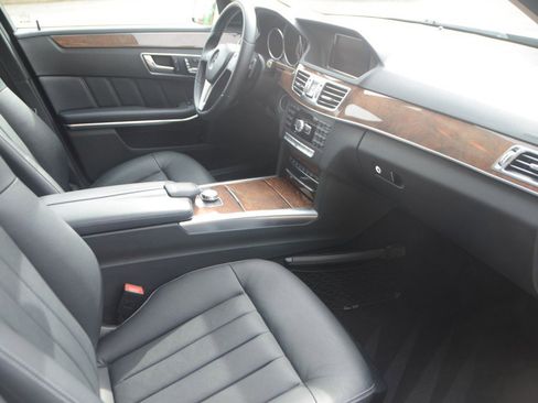 Used 2014 Mercedes-Benz E 350 4MATIC Wagon image 12