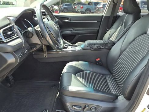 Used 2020 Toyota Camry SE FWD image 12
