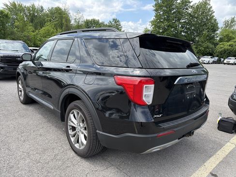 Used 2023 Ford Explorer XLT w/ Equipment Group 202A AWD/4WD image 5