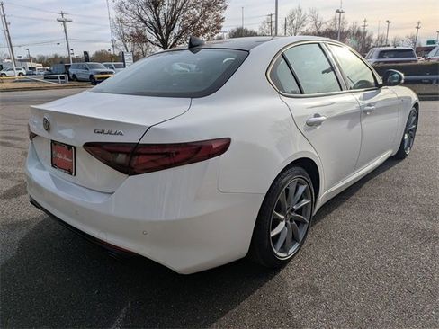 Used 2022 Alfa Romeo Giulia Ti image 6