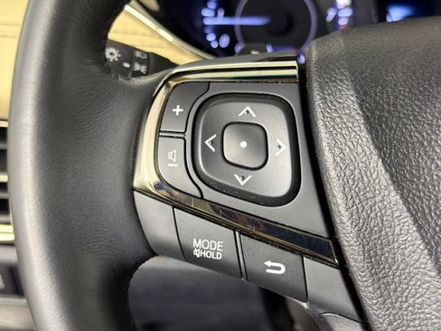 Used 2014 Toyota Avalon Limited image 26