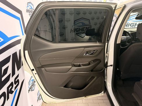 Used 2020 Chevrolet Traverse LT w/ Driver Confidence II Package image 15