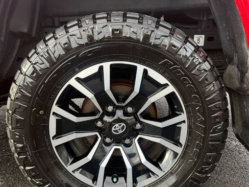 Used 2023 Toyota Tacoma TRD Sport image 9