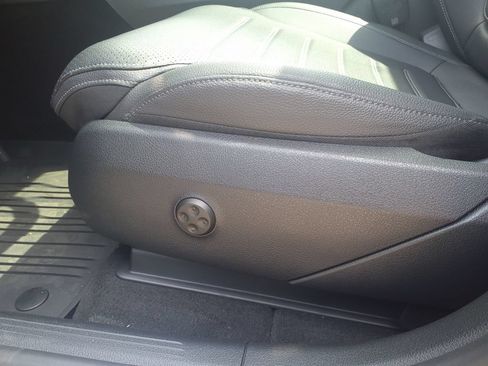 Certified 2025 Mercedes-Benz GLC 300 4MATIC image 24