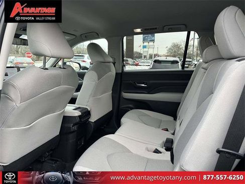 Certified 2025 Toyota Grand Highlander AWD image 14