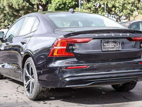 Used 2024 Volvo S60 B5 Plus image 11