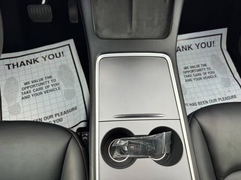 Used 2023 Tesla Model Y AWD image 33