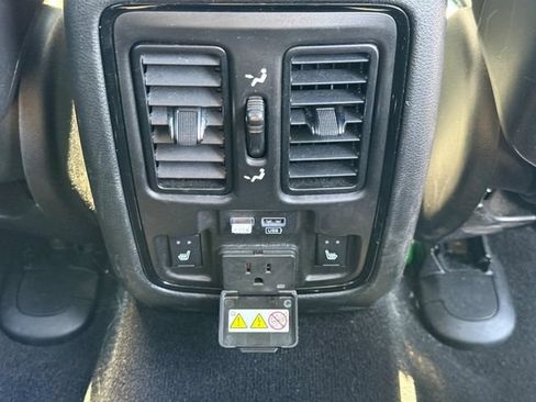 Used 2024 Dodge Durango GT AWD/4WD image 18