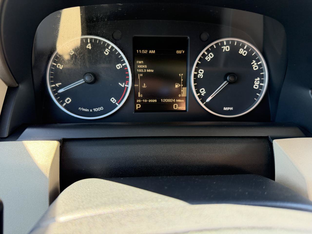 Used 2015 Land Rover LR4 HSE AWD/4WD image 8
