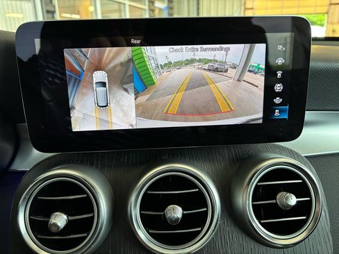 Used 2021 Mercedes-Benz GLC 300 w/ Premium Package image 18