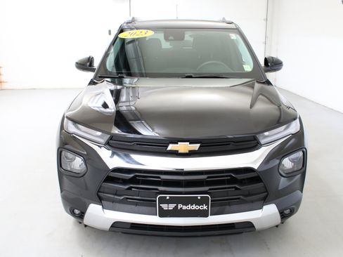 Used 2023 Chevrolet TrailBlazer LT FWD image 2