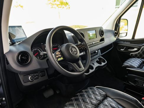 Used 2021 Mercedes-Benz Sprinter 3500 w/ Comfort Plus Package image 33