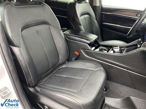 Used 2022 Jeep Grand Cherokee L Limited w/ Black Appearance Package image 26