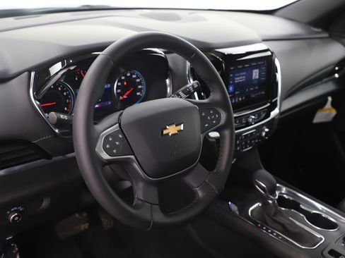 Used 2023 Chevrolet Traverse LT image 23