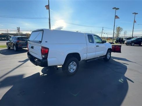 Used 2022 Toyota Tacoma SR image 8