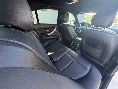 Used 2018 BMW 340i xDrive Sedan w/ Premium Package image 20