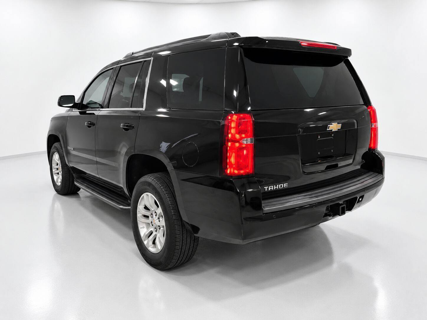 Used 2020 Chevrolet Tahoe LS AWD/4WD image 2