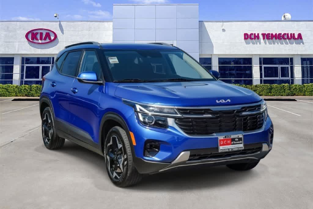 Certified 2025 Kia Seltos S FWD image 3