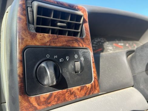 Used 2002 Ford F350 Lariat image 12