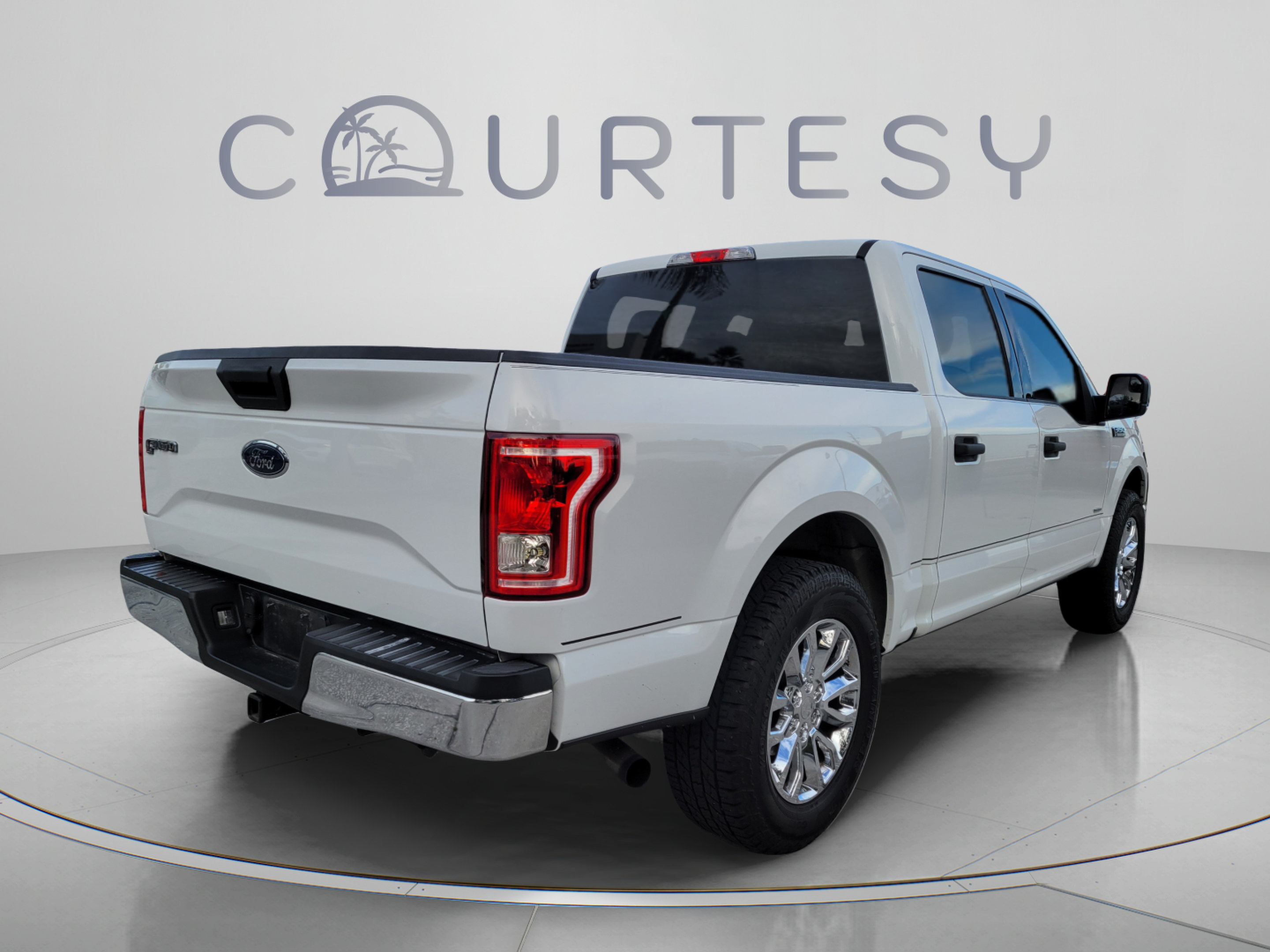 Used 2015 Ford F150 XLT RWD image 3
