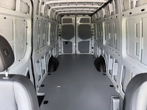 Used 2020 Mercedes-Benz Sprinter 2500 w/ Comfort Plus Package image 18