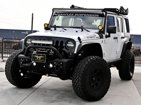 Used 2015 Jeep Wrangler Unlimited Sport image 11