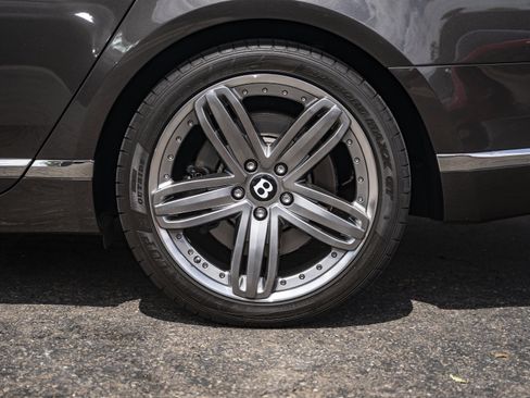 Used 2013 Bentley Mulsanne RWD image 15