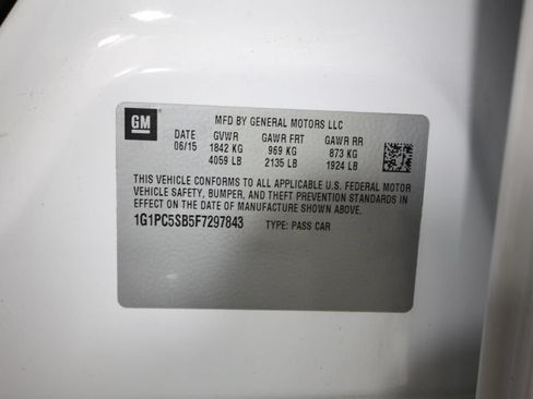 Used 2015 Chevrolet Cruze LT w/ Technology Package FWD image 40