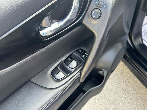 Used 2017 Nissan Rogue Sport SV AWD/4WD image 12