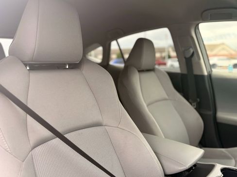 Used 2021 Toyota Venza LE AWD/4WD image 15