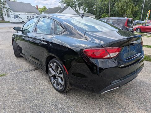 Used 2016 Chrysler 200 S w/ Navigation & Sound Group I AWD/4WD image 4