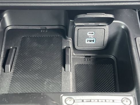 New 2025 Ford Bronco Base image 7