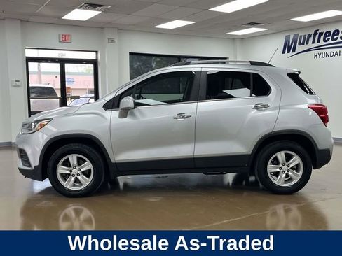Used 2018 Chevrolet Trax LT w/ LT Convenience Package AWD/4WD image 9